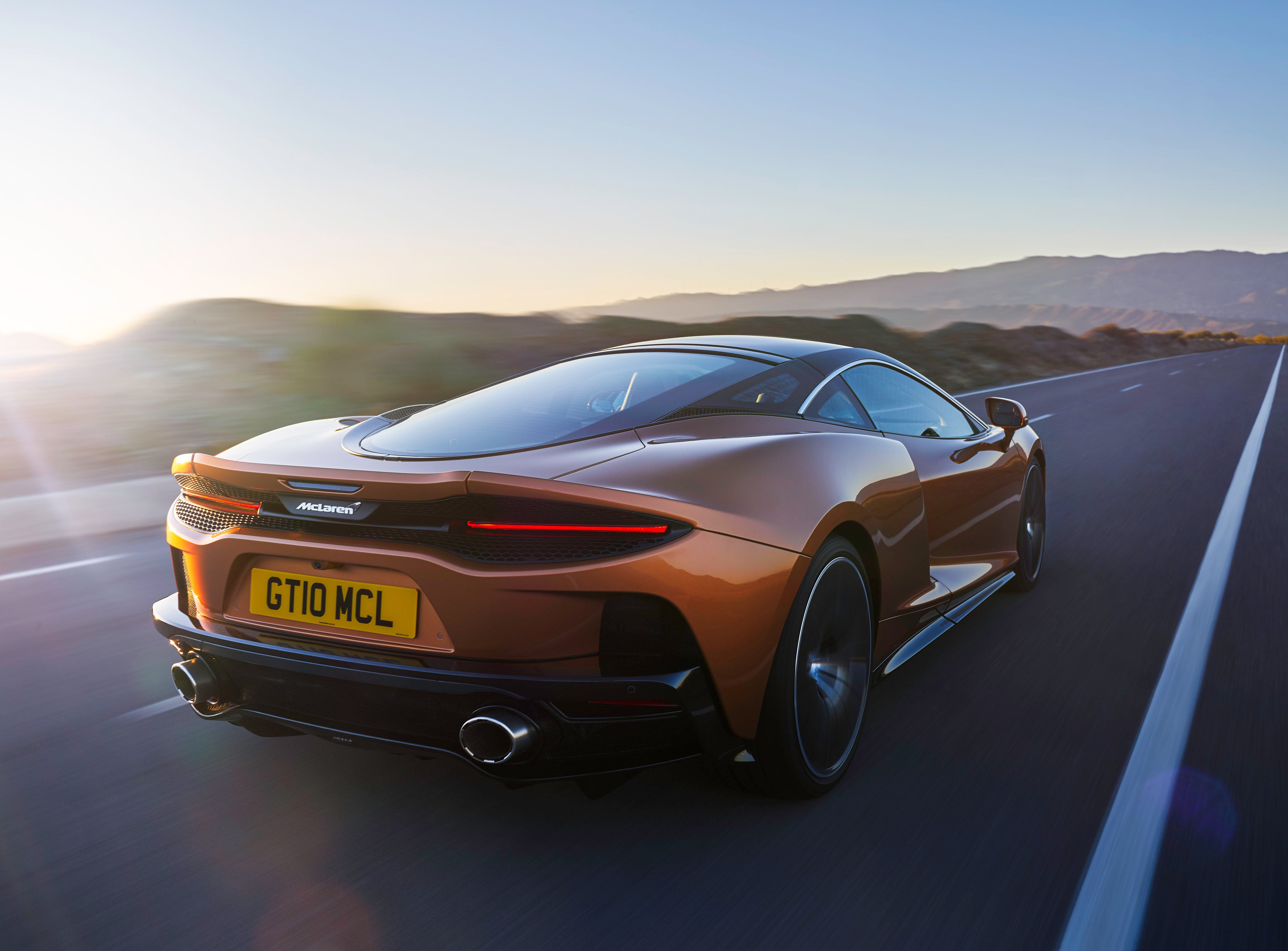 Large-10871-NewMcLarenGTsuperlightGrandTouring