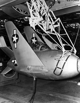 McDonnell_XF-85_Goblin_trapese